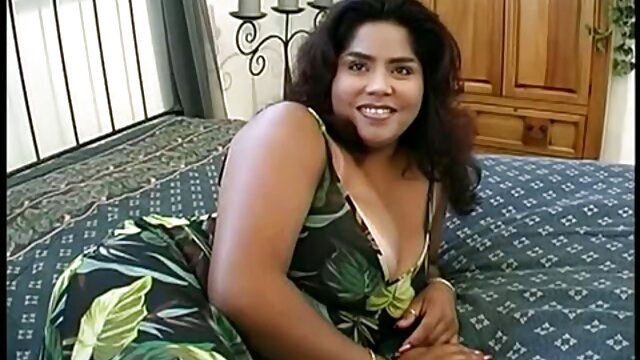 NAHÉ : Ebony girl karo lemu sikil craves kanggo hard pitik jago kanggo jancok dheweke Cool porno film