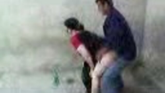 NAHÉ :  Wong lanang bakal main karo bokonge sadurunge diisi kanthi keras Cool porno film 
