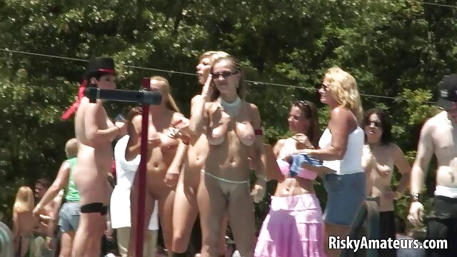 NAHÉ :  Oiled munggah blondie nemu dheweke amba asshole diiseni ing cedhak munggah Cool porno film 