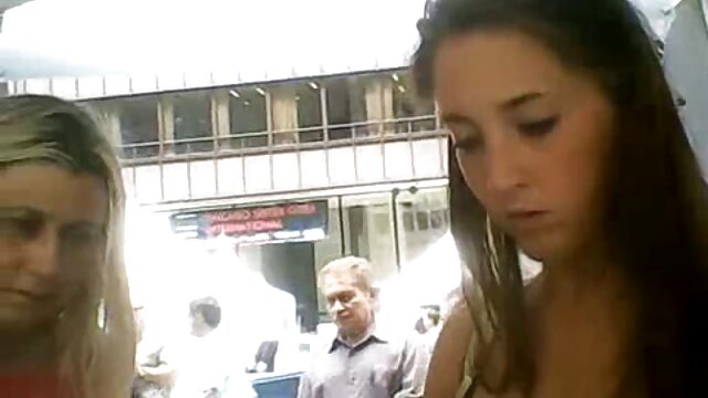 NAHÉ :  Seksi MILF karo amba susu laku jago nunggang tinimbang lathian Cool porno film 