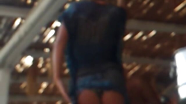 NAHÉ :  Big jarahan brunette ing fishnets kabungkus hard ing nyenyet bunghole Cool porno film 
