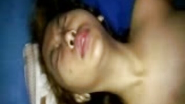NAHÉ :  Pirang semok ayu nemu gangbanged dening papat wong lanang Cool porno film 
